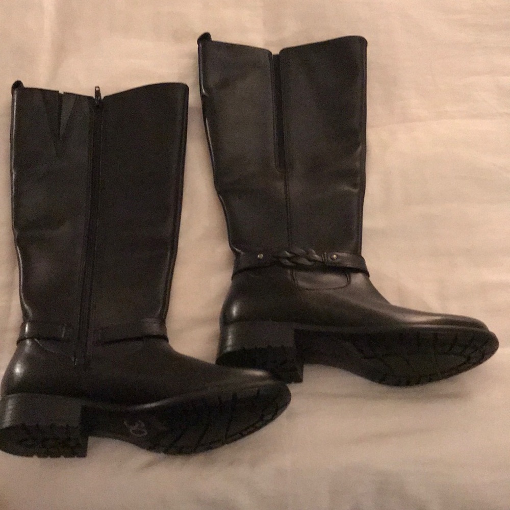 Clark’s new without tags boots